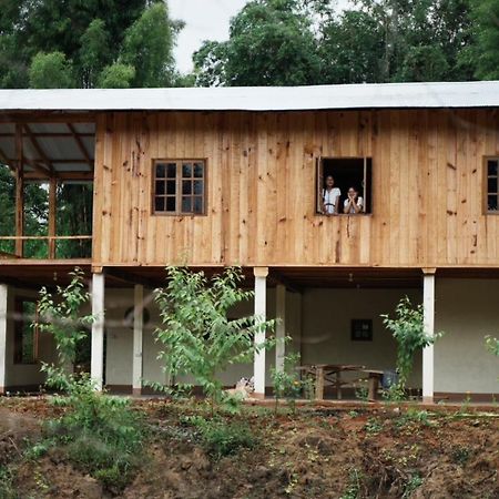 Por Joi ,Por Dee House Hostel Чиангмай Екстериор снимка